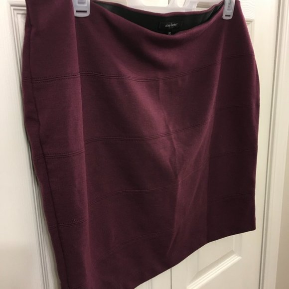 DAISY FUENTES Skirt - Picture 6 of 6